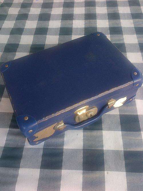VINTAGE SMALL SUITCASE - BLUE