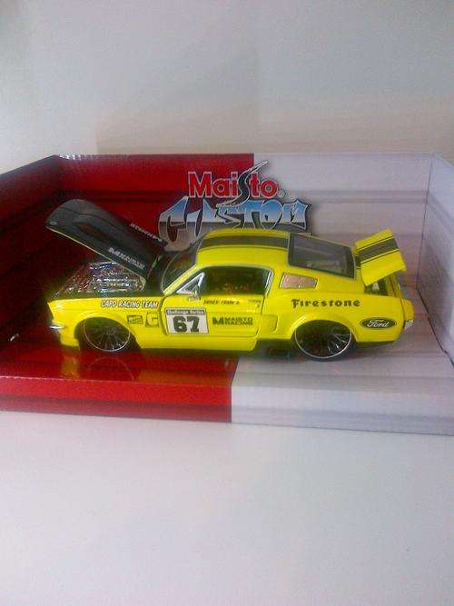 MAISTO DIE CAST 1:24 SCALE FORD RACING MODEL - MUST HAVE -