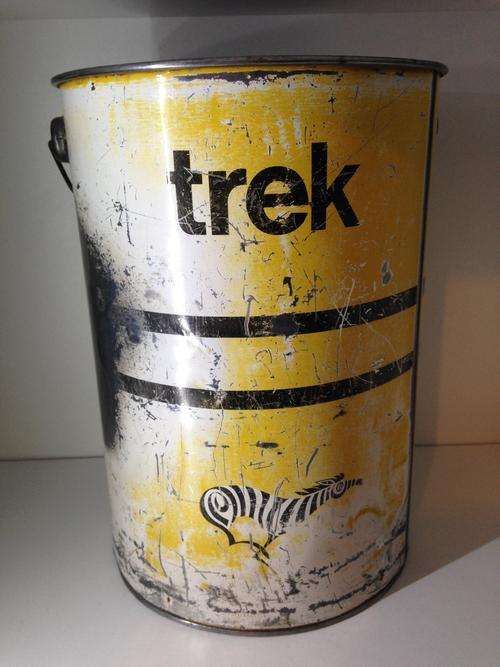 TREK MOTOR OIL LARGE CAN/TIN/BUCKET - GREAT FIND -
