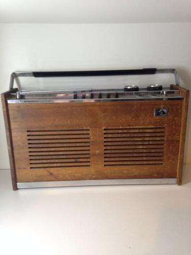 HIS MASTER'S VOICE VINTAGE RADIO - 4 CHANNEL RADIO, WOODEN CASE - MAGNIFICENT - WORKING -