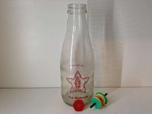 VAN RIEBEECK MILK TOKEN AND ONE PINT MILK BOTTLE - LOT OF MILK TOKENS INCLUDED FOR FREE -