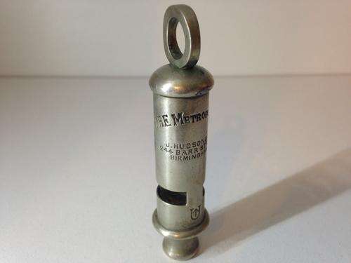 ENGLISH - THE METROPOLITAN  POLICE WHISTLE - GREAT FIND -