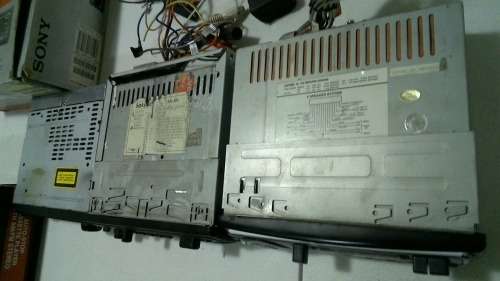 Lot of 3 older car Radios ,