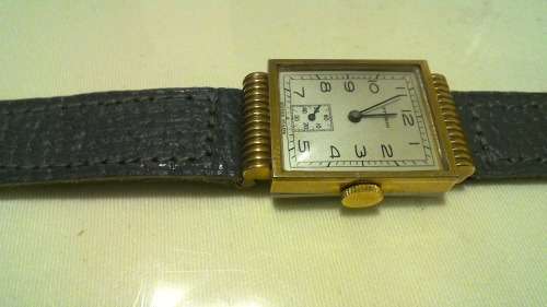 Boxed 1950s Studio Swiss made Art Deco Gents wristwatch (RUNNING)