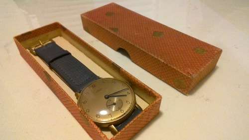 Boxed 1950s Elegance 15 Jewels Swiss made Gents wristwatch