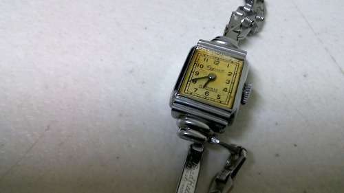 1940s Cygnet 15 Jewels Antimagnetic Swiss made Ladies Wristwatch