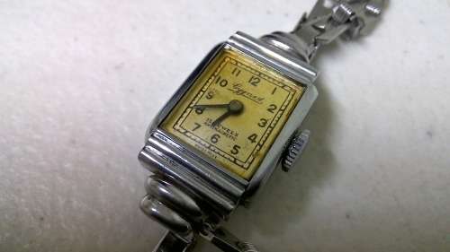1940s Cygnet 15 Jewels Antimagnetic Swiss made Ladies Wristwatch