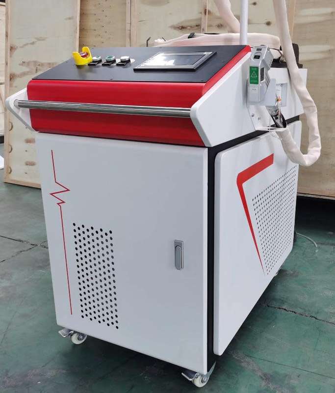 1500W Hand-held fiber laser cleaning machine (CW)