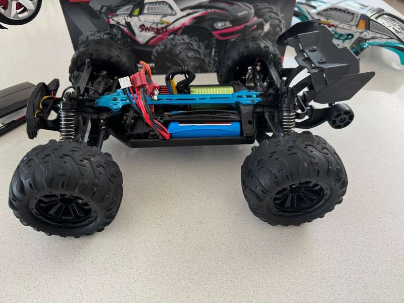 SCY-16101PRO Sweep Brushless RC car Monster truck 4x4 2.4Ghz  (USED)