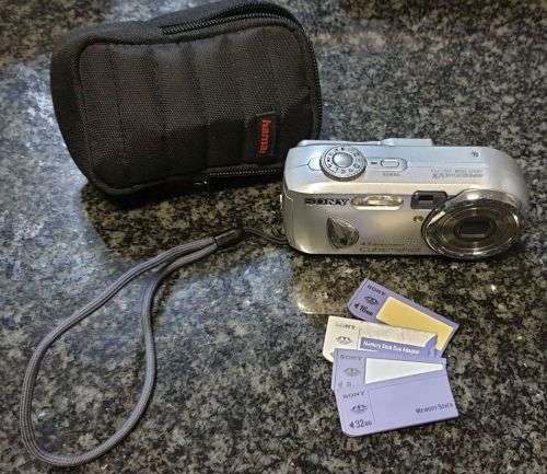 Sony DSC-P73 Digital Camera
