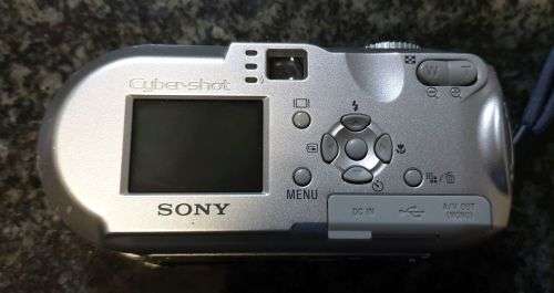 Sony DSC-P73 Digital Camera