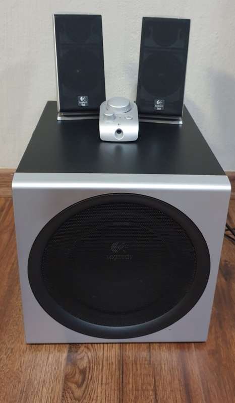 Logitech Z-2300 THX-Certified 2.1 Speaker System with Subwoofer