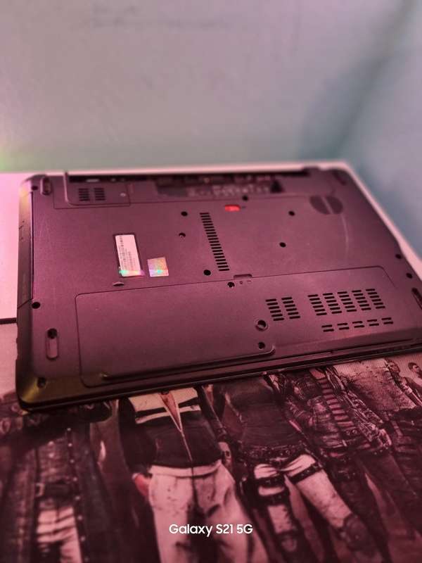 Acer aspire E1