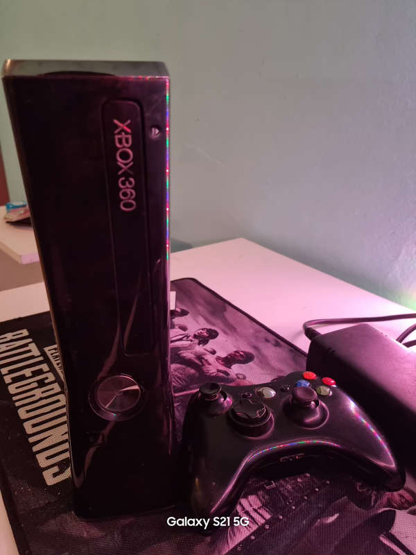Xbox 360 with 39 games