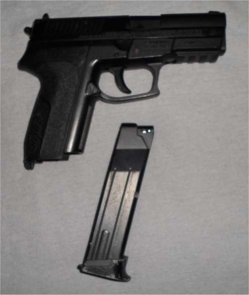 KWC SIG SAUER SP2022 CO2 GAS PELLET GUN (4.5mm Steel BB in .177 Calibre)