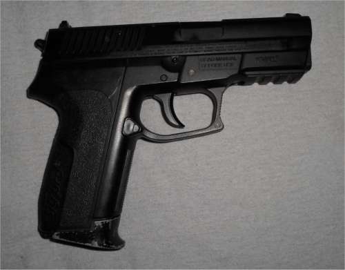 KWC SIG SAUER SP2022 CO2 GAS PELLET GUN (4.5mm Steel BB in .177 Calibre)