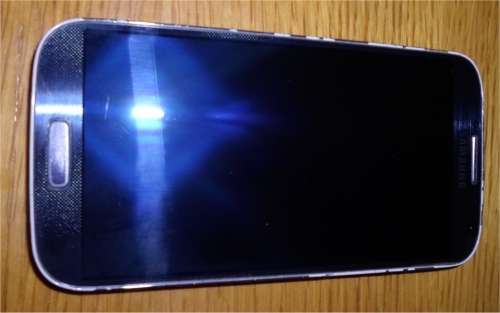 Samsung Galaxy S4 LTE i9505 (16GB On-Board, 13MP Front Camera, Micro-SD Slot, 2600mAh Battery)