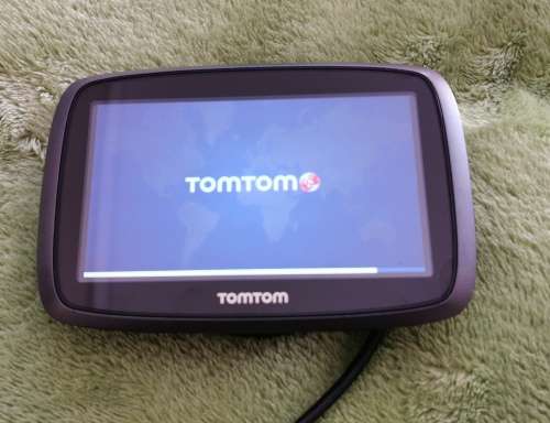 **FREE SHIPPING** 4.3` Screen TomTom GO 400 with Free Lifetime Maps Updates (SA)