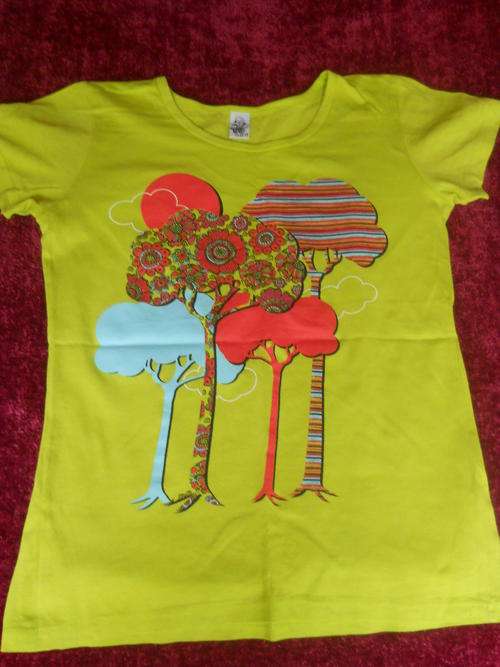 Ladies Tee - S - new without tags