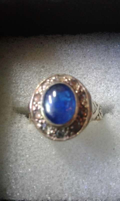 1 X 9 CT YELLOW GOLD DESIGNER WEDDING RING WITH DIAMONDS