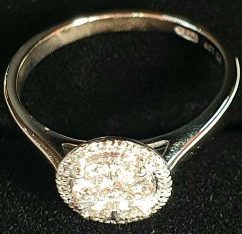 9ct White Gold Ring