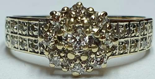 9ct Diamond Ring