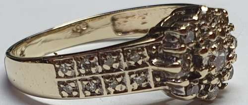 9ct Diamond Ring