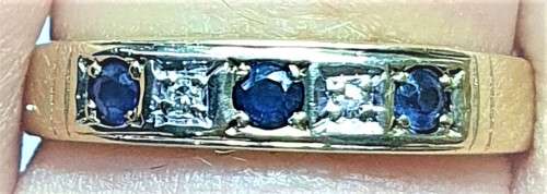 Ladies Diamond and Sapphire Dress Ring.