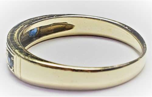 Ladies Diamond and Sapphire Dress Ring.