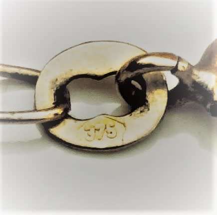 `Lovely`  Ladies SNAKE CHAIN set in 9 Carat Gold.