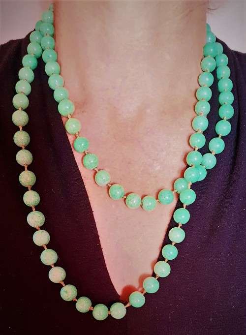 `Extremely Beautiful` ANTIQUE `JADE BEAD` Necklace, with 96 Jade Beads (960 Cara
