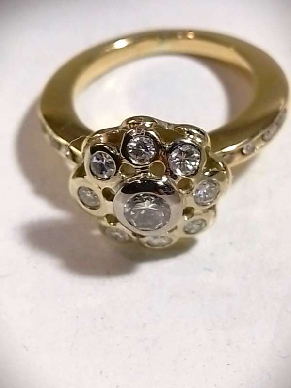 `DESIGNER`  Ladies 0.80 Carat Diamond Engagement Ring