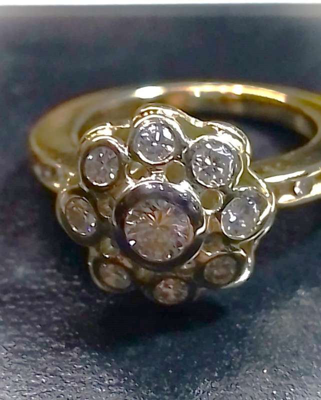 `DESIGNER`  Ladies 0.80 Carat Diamond Engagement Ring