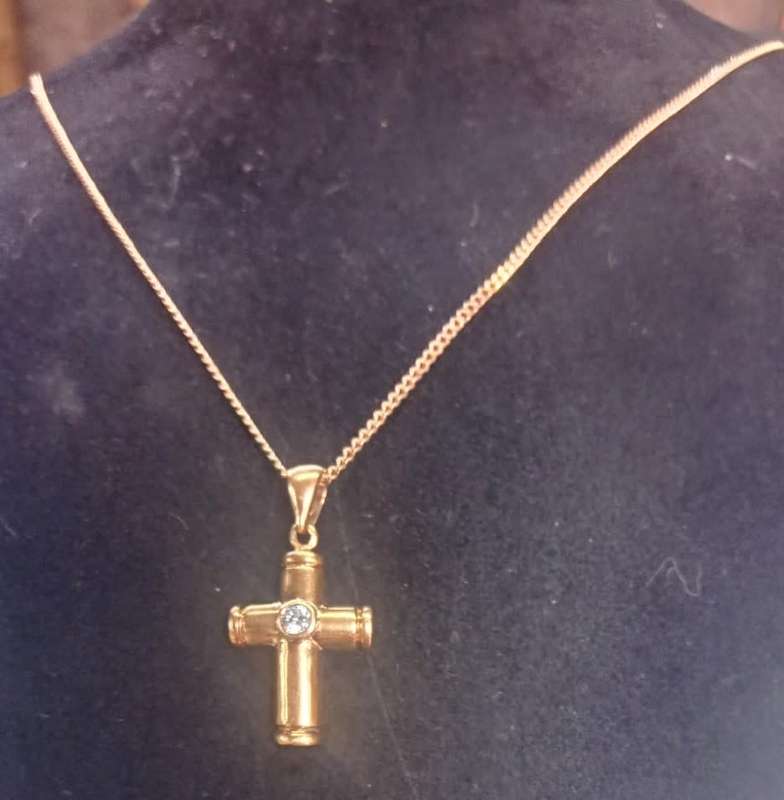 `David Yarmun` 18ct cross with Genuine Diamond and 9ct  Genuine  Yellow Gold chain