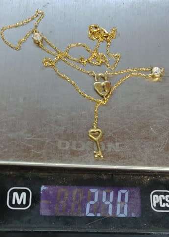 Genuine Yellow Gold Locket and Key Lariat set in a 9ct Gold chain