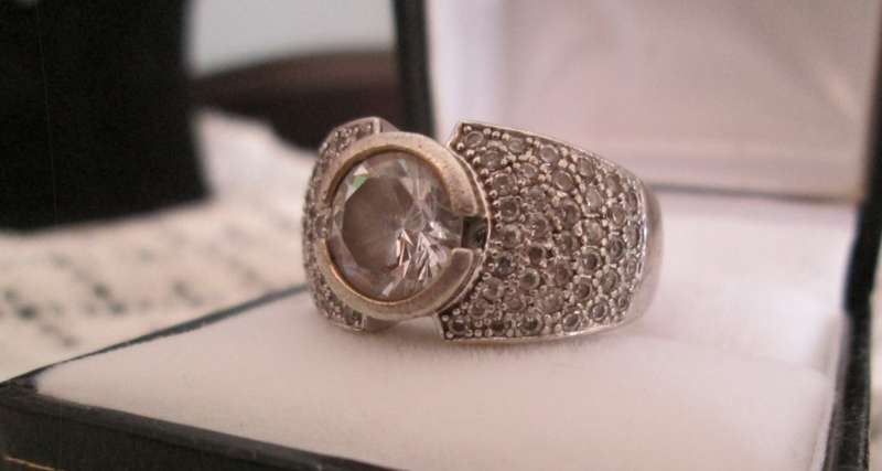 Genuuine 925 Silver Dress Ring set with Cubic Zircons