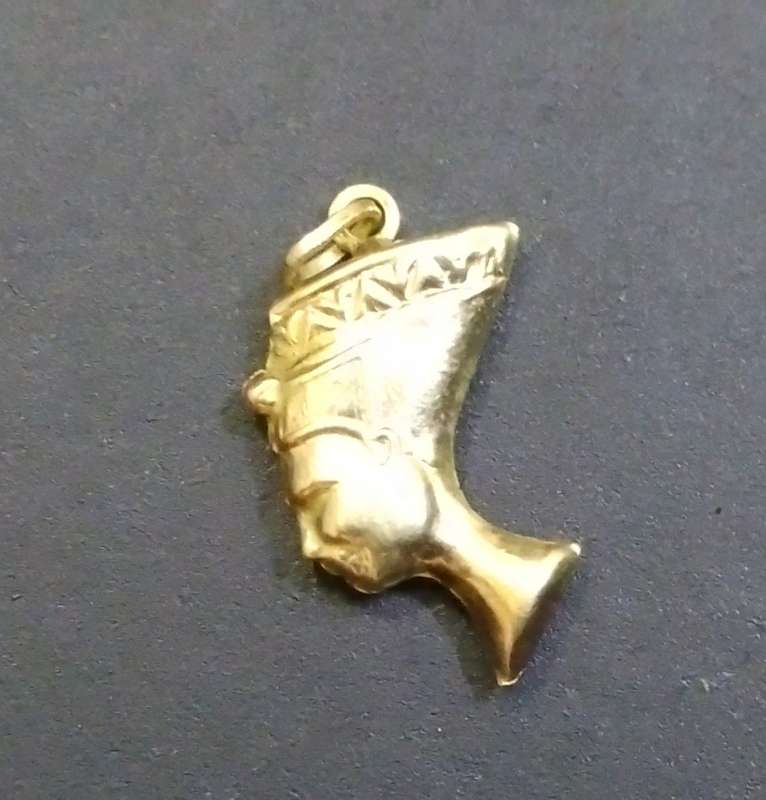 Vintage 9ct Gold Queen Nefertiti Charm Pendant