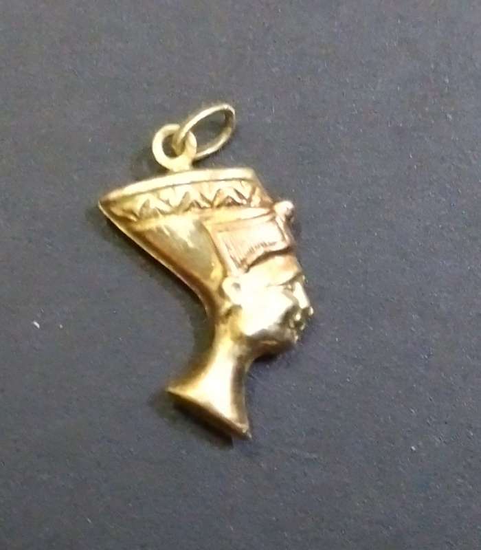 Vintage 9ct Gold Queen Nefertiti Charm Pendant