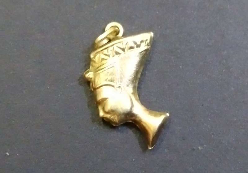 Vintage 9ct Gold Queen Nefertiti Charm Pendant