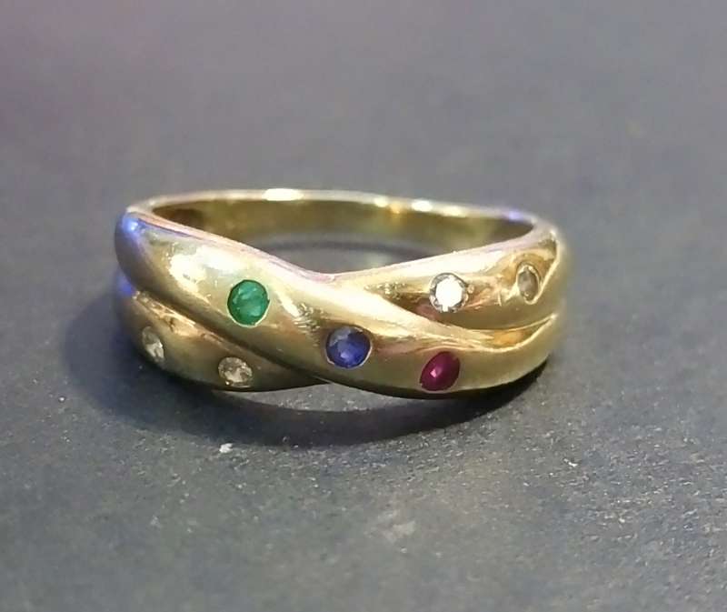 Ladies `Beautiful` Gemstone Crossover 9ct Yellow Gold Dress Ring.