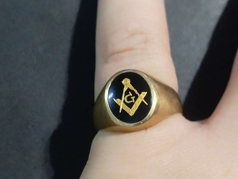 Antique `MASONIC` 9CT YELLOW GOLD Men`s Signet Ring.