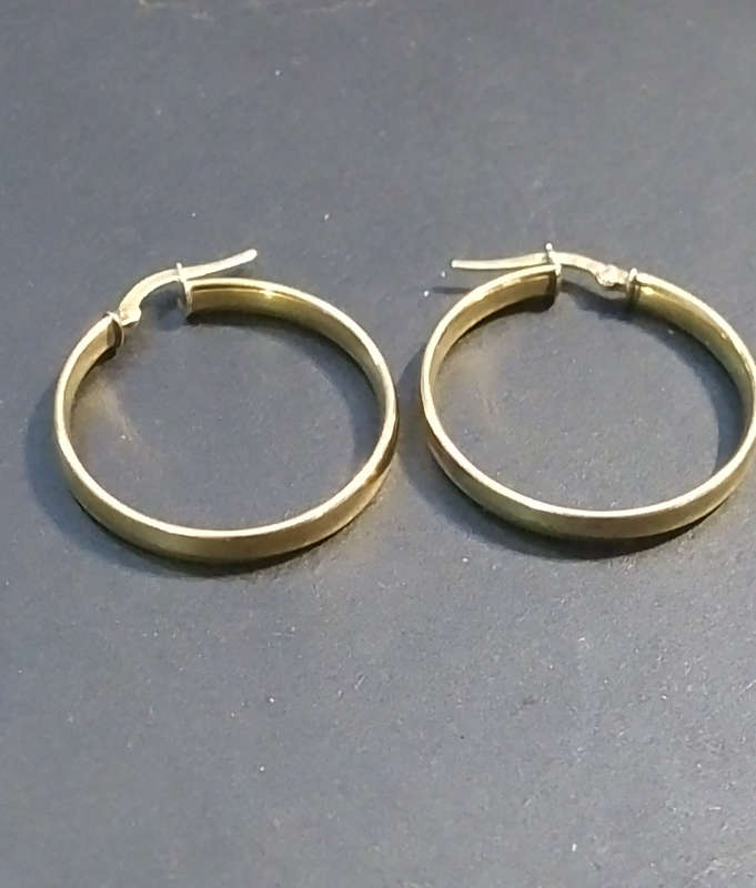 `ITALY` HOLLOW GOLD / 9CT Yellow Gold Hoop Earrings.