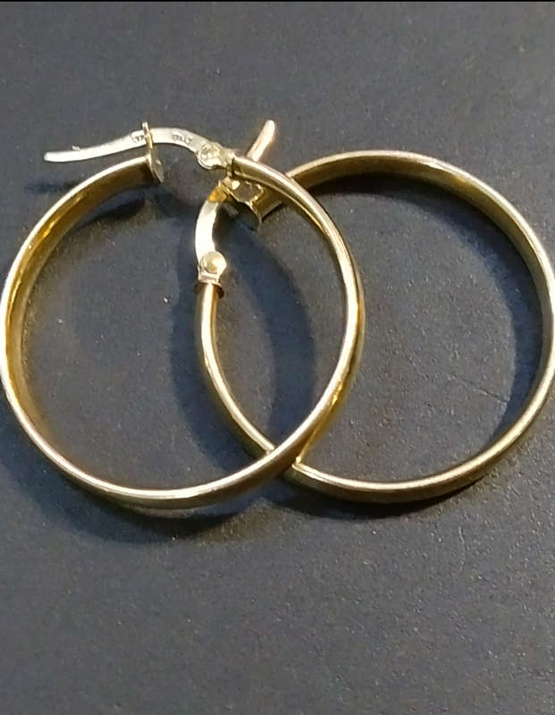 `ITALY` HOLLOW GOLD / 9CT Yellow Gold Hoop Earrings.
