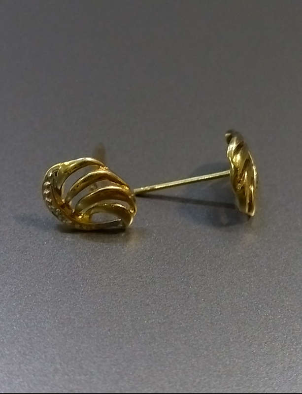 Beautiful `Twist` 9CT Yellow Gold Earrings