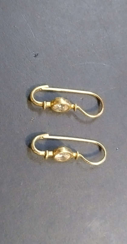 `Gorgeous Ladies` 9CT Yellow Gold `LEVERBACK EARRINGS` (Genuine Gold)