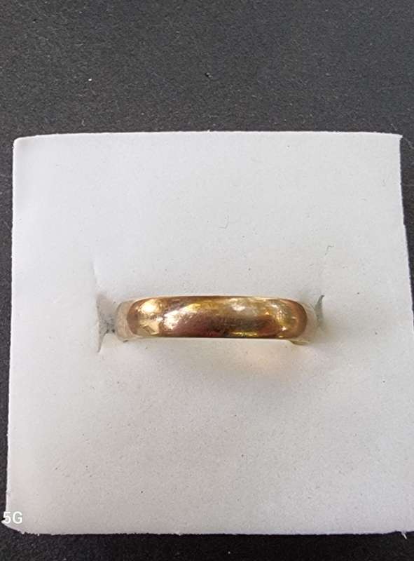 `PLAIN: 9CT Yellow Gold Wedding Band. ( Genuine Gold. )