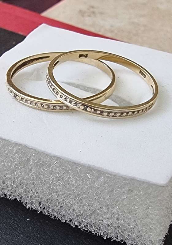 `DOUBLE` 9CT Yellow Gold Wedding Bands with Diamonds ( Genuine Gold. )