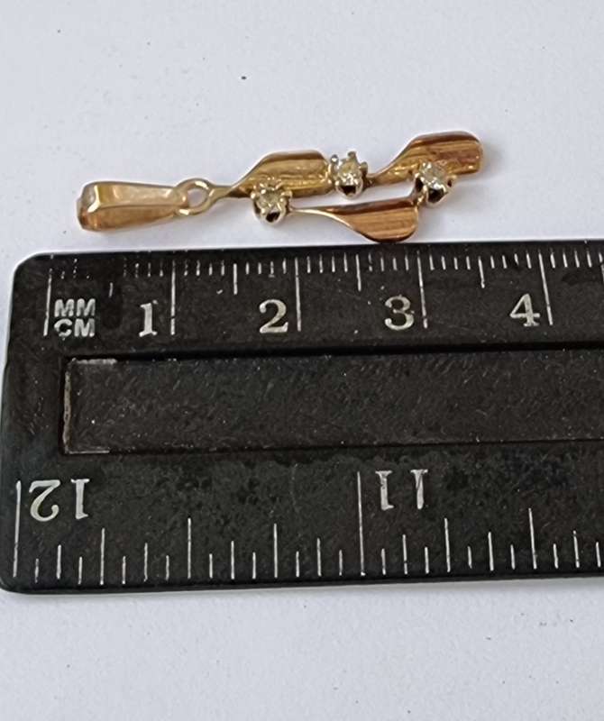 `NATURAL DIAMONDS` Set in a 12CT Portuguese Gold Pendant (Genuine Gold)