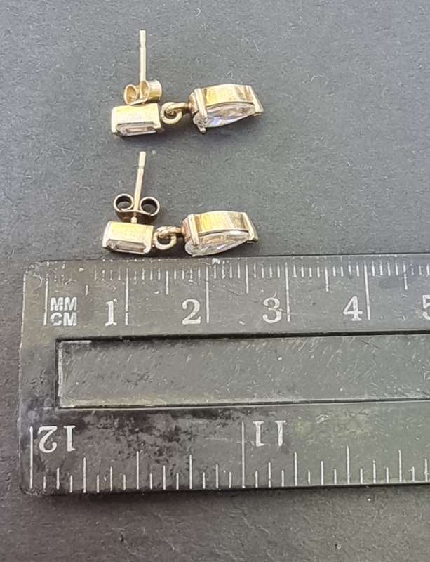 9CT Yellow Gold Pear CZ Drop Earrings. ( Genuine Gold)
