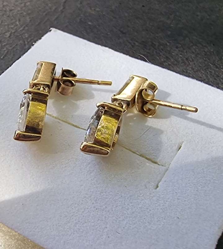 9CT Yellow Gold Pear CZ Drop Earrings. ( Genuine Gold)